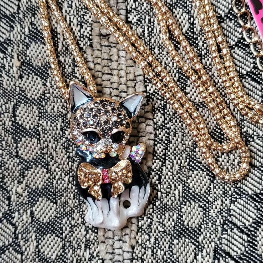 Betsey Johnson kitty necklace